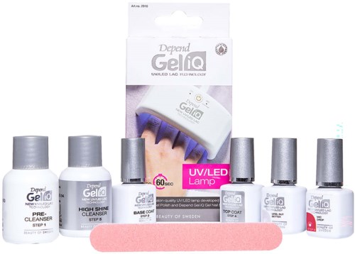 Samling av gelnäslackflaskor med en rosa UV/LED-lampa och gel topplack för nagelvård och dekoration.