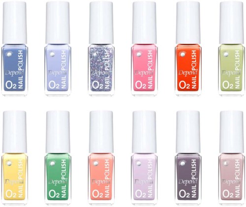 Tolv flaskor nagellack i olika pastell- och klara färger, arrangerade i två rader, med vita lock.