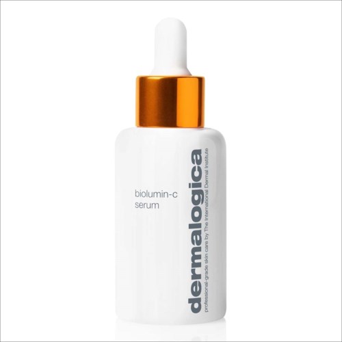 Een witte fles met pipet toont een huidverzorgingsproduct met het label 'dermalogica' en 'biolumin-c serum'.