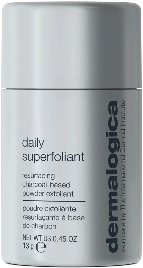 Een cylindrische huidverzorgingscontainer met zilveren dop en lichtgrijs lichaam, gemerkt 'daily superfoliant'.