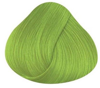 Groen garen in een compacte, gladde, ronde vorm met een glanzend, zijdeachtig uiterlijk.