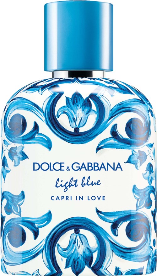 Een heldere blauwe parfumfles met ingewikkelde blauwe patronen, gelabeld "Dolce & Gabbana Light Blue Capri in Love."