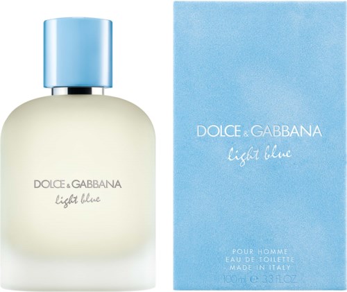 Een ronde lichtblauwe fles met een donkerblauwe dop en een bijpassend lichtblauw doosje met witte tekst. Het is parfum.