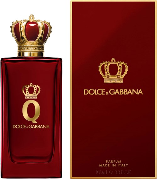 Een rood parfumflesje met een gouden kroon er bovenop, en een bijpassend rood doosje met gouden kroon en tekst.