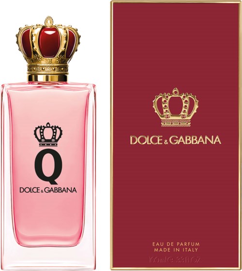 Roze parfumfles met een gouden en rode kroon op de top. Rood en goud doos met kroon en tekst.