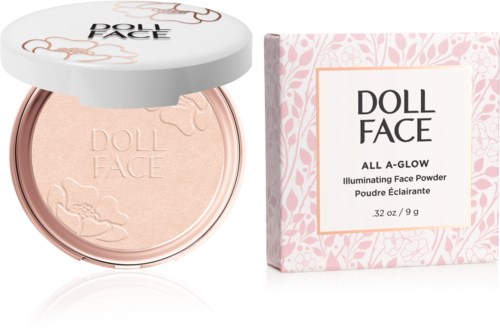 Ein Kompakt-Highlighter mit Wolkenmuster und einer rosa-weißen Blumenschachtel. Die Marke ist Doll Face.