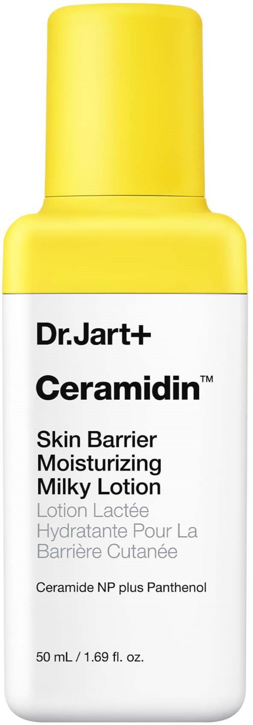 En vit och gul flaska med fuktighetskräm från Dr. Jart+, kallad Ceramidin. Den skyddar och återfuktar huden.