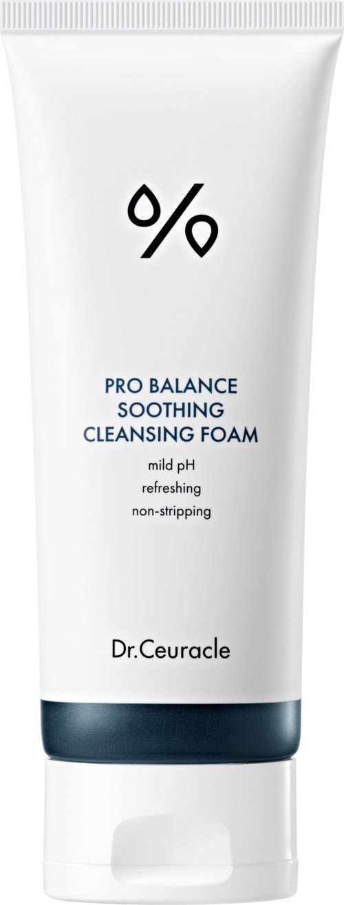 Een witte tube met reinigingsschuim met zwarte en blauwe tekst, toont een procentteken en productdetails.
