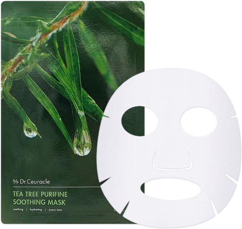 Een rustgevende gezichtsmasker genaamd Tea Tree Purifying Soothing Mask van Dr. Ceuracle met groene bladeren op de achtergrond.