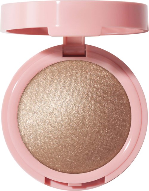 En rund, rosa kompakt med skimrande beige smink inuti och ett genomskinligt lock.