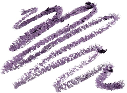Violetti huulipunanäyte, jossa on useita läikkiä ja viivoja valkoisella taustalla.
