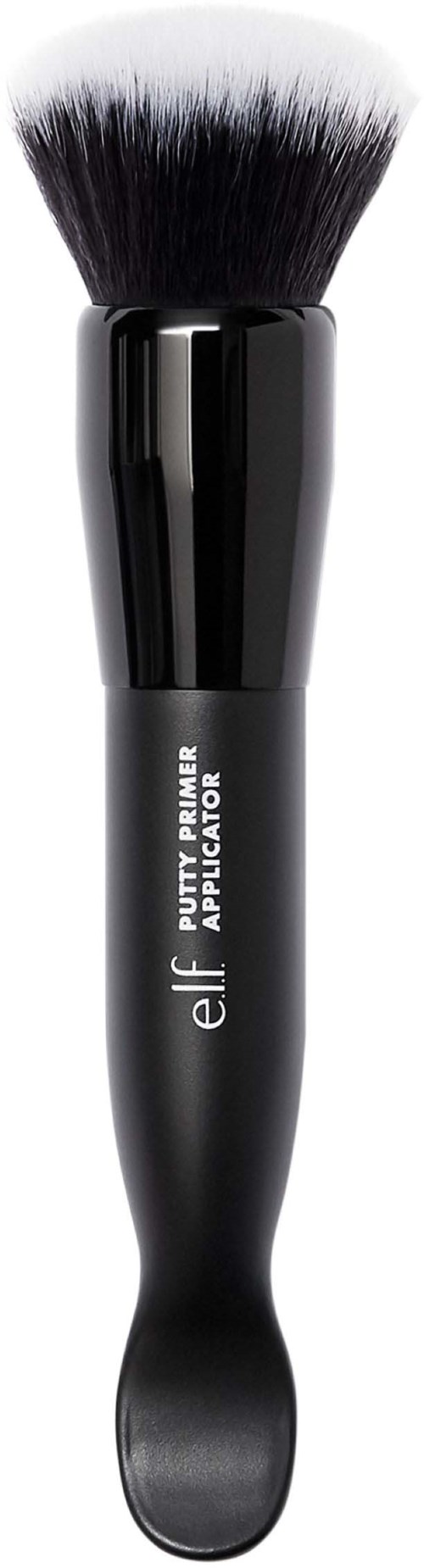 Musta meikkiharja tiheillä harjaksilla ja tyylikkäällä kahvalla, merkinnällä 'elf PORELESS PUTTY PRIMER APPLICATOR'.