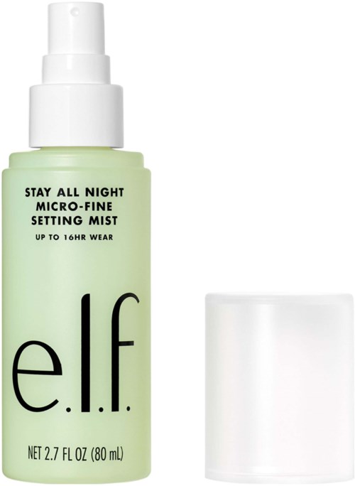 En ljusgrön sprayflaska märkt 'Stay All Night Micro-Fine Setting Mist' från e.l.f. med vit lock.