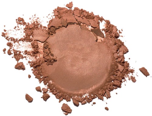 Gebroken bruin make-uppoeder met wat poeder eromheen op een witte achtergrond.