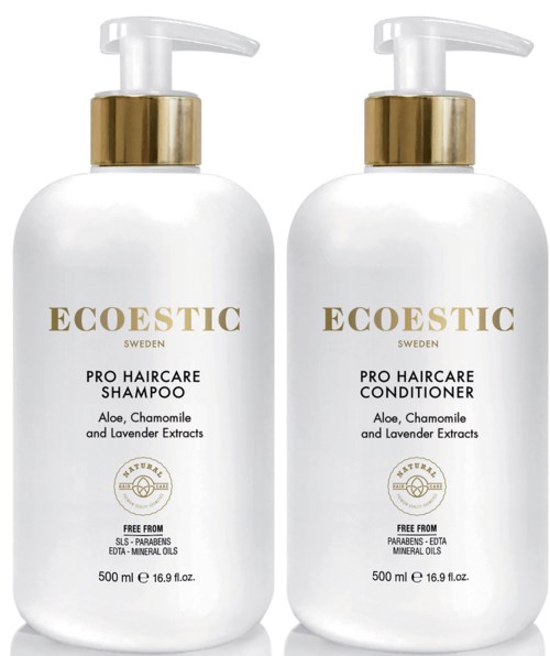 Zwei weiße Flaschen mit goldenen und weißen Pumpen, gekennzeichnet Ecoestic Sweden, enthalten Haarpflege-Shampoo und Conditioner mit natürlichen Zutaten.