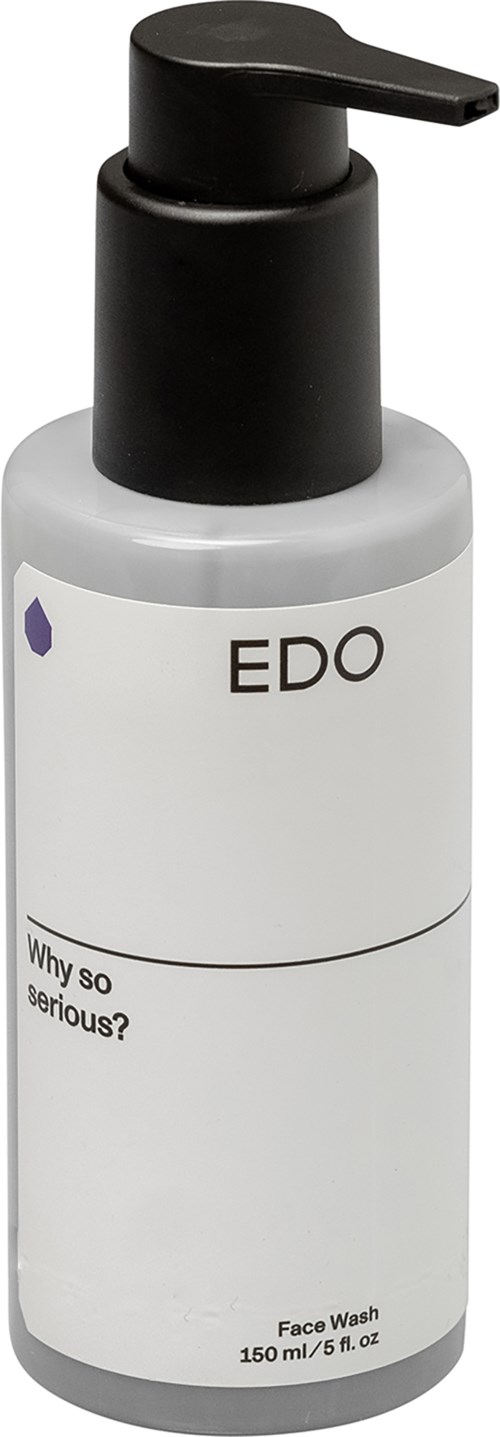 Eine weiße Flasche mit schwarzem Pumpkopf mit der Aufschrift 'EDO', enthält Gesichtswaschmittel, schlichtes Design und kleiner Text.