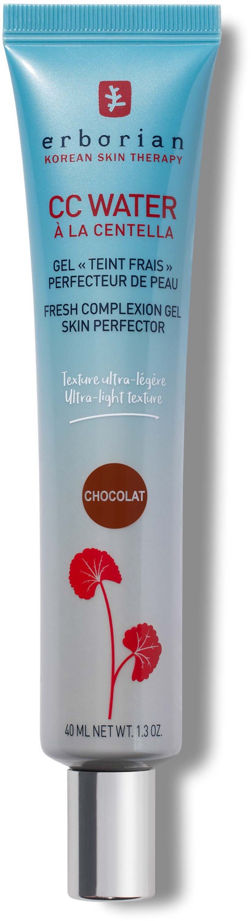 Eine blaue Tube mit Erborian CC Water, mit roten und weißen Texten, einem roten Wappensymbol und roten Blumen am unteren Rand.