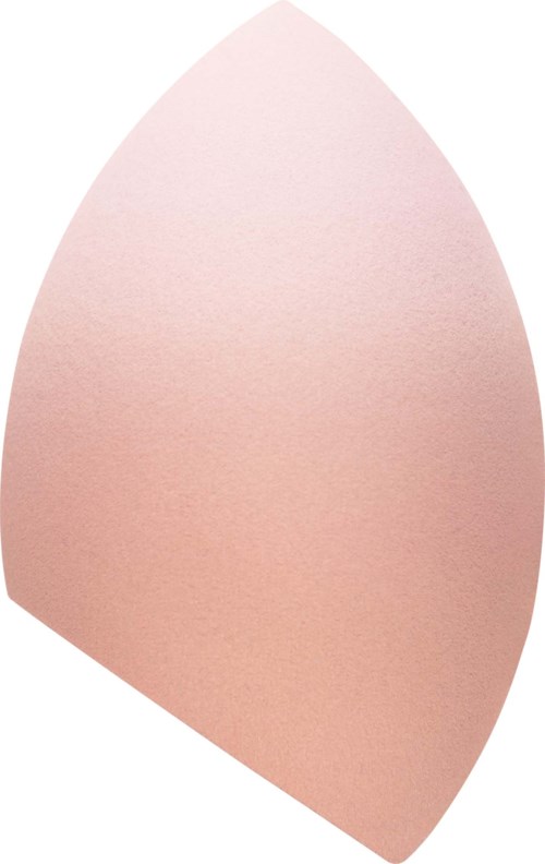 Een roze make-up spons in een druppelvorm met een ronde onderkant en spits uiteinde.