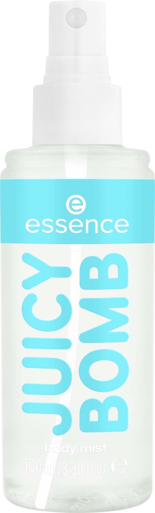 Tydlig sprayflaska med blå och vit etikett, märkt JUICY BOMB av Essence, möjligen en hudvårds- eller kosmetikprodukt.