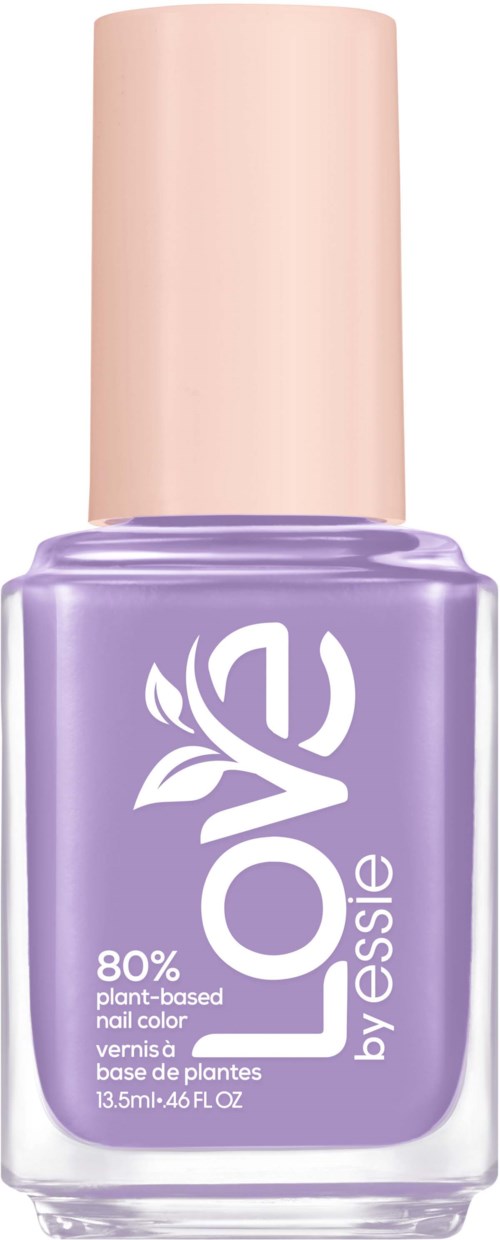 En lila nagellackflaska med rosa lock, märket 'Love' och viss text om att det är växtbaserat.