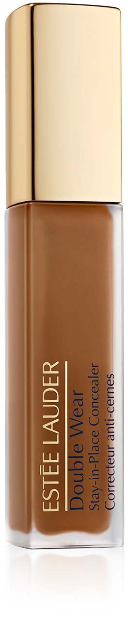 Bruine vloeibare foundation in een tube met een gouden dop. Het is Estée Lauder Double Wear Stay-in-Place Concealer.