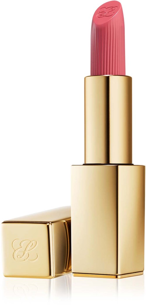 Een roze lippenstift in een glanzende gouden doos, met deksel ernaast, staand rechtop.