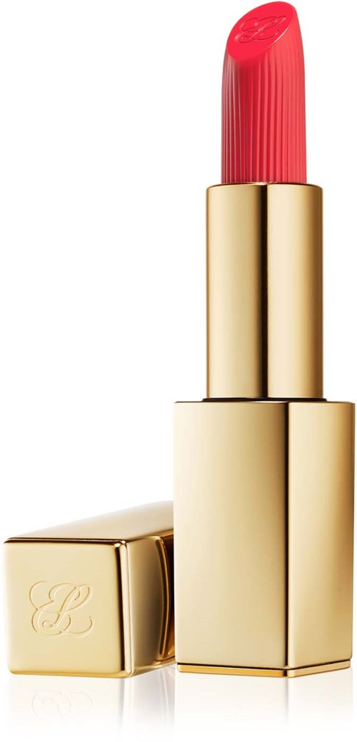 Ein Lippenstift mit pinker Farbe in einem glänzenden goldenen Gehäuse. Der Deckel liegt neben dem Lippenstift.