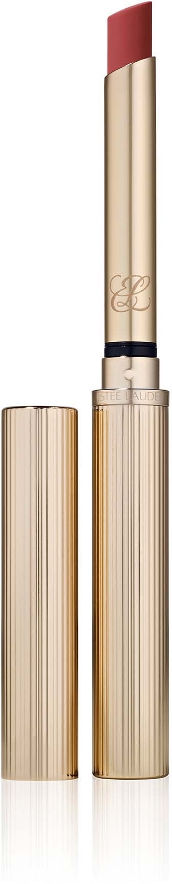 Een lippenstift met een gouden body en een roze dop, met de lippenstiftpunt zichtbaar.