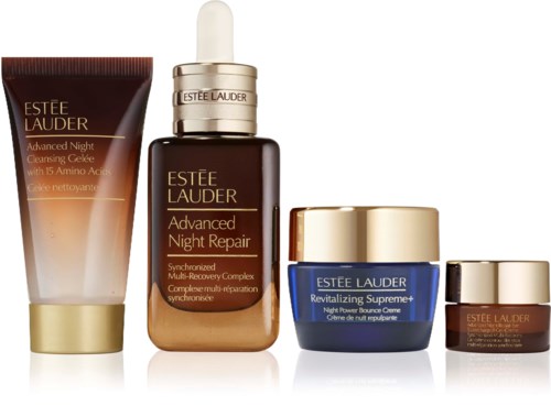 Een set van vijf Estée Lauder huidverzorgingsproducten, inclusief reinigers en crèmes in verschillende flessen en potten.