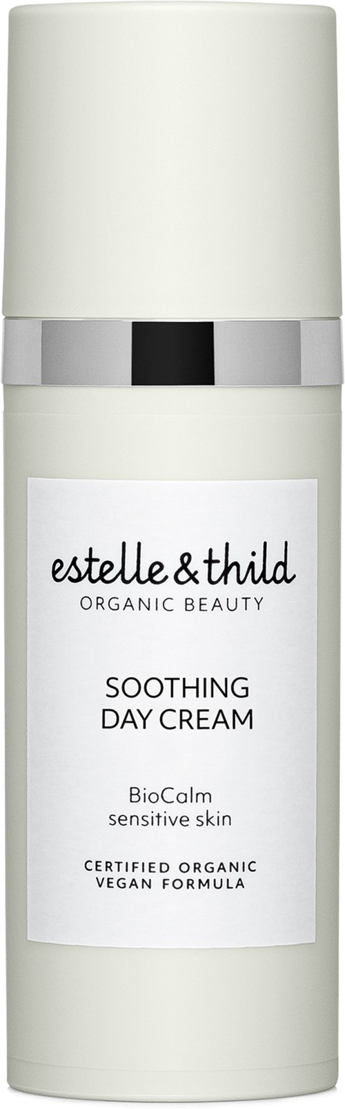 Een witte fles met Estelle & Thild kalmerende dagcrème voor gevoelige huid, gecertificeerd organisch en veganistisch.