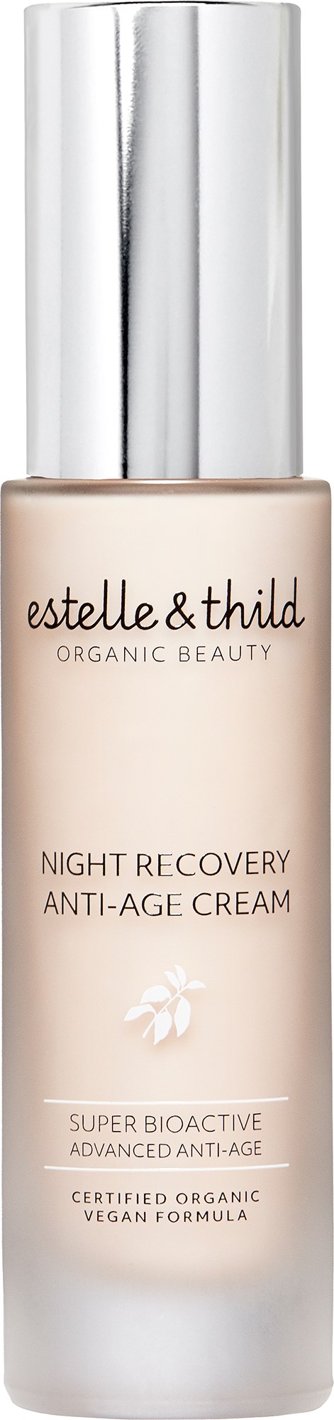 Een lange lotionfles met zilveren dop en beige lichaam, gelabeld 'Night Recovery Anti-Age Cream' door Estelle & Thild.