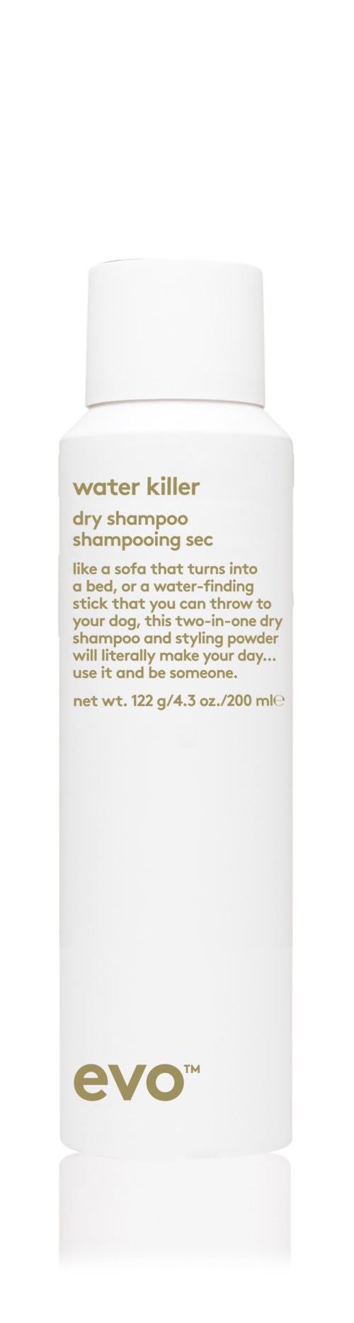 Eine weiße Flasche mit der Aufschrift 'water killer Trockenshampoo' in goldener und schwarzer Schrift.