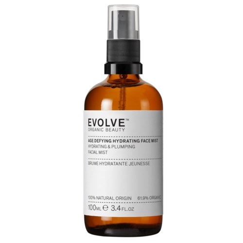 Ein braune Sprühflasche mit dem Label 'EVOLVE' enthält einen Gesichtsspray zur Hydratation und Straffung der Haut.