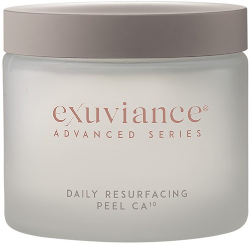 Ein Behälter mit grauem Deckel, beschriftet 'exuviance daily resurfacing peel' für Hautpflege. Der Behälter ist weiß und rund.