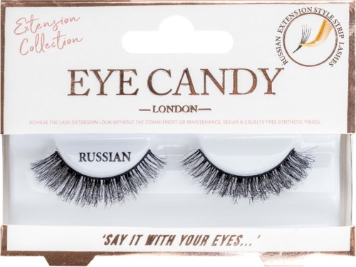 Fiktiiviset ripset, joissa on musta nauha, merkinnällä 'Russian', valkoisessa pakkauksessa. Teksti kuvaa pidennysmoodia ja tuotemerkkiä, 'Eye Candy London.'
