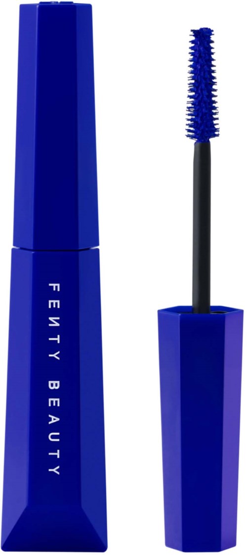 Sininen ripsivärituubi, jossa harja on ulkona, merkitty 'Fenty Beauty'.