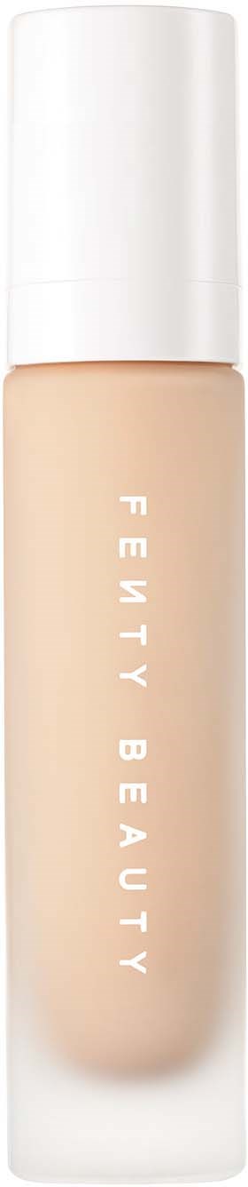 Fenty Beauty-meikkivoide pullo, jossa on valkoinen korkki ja beige nestettä.