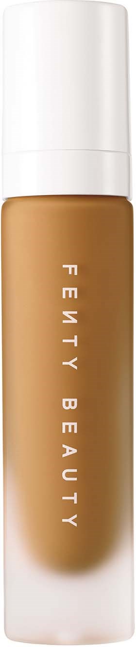 Säiliö sisältää Fenty Beauty -meikkivoiteen, jossa on valkoinen kansi ja beige nesteä.