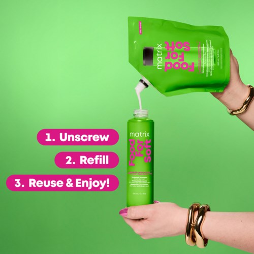 Image shows a green refill bag pouring foam cleaner into a matching foam bottle, with instructions for use listed on the left.