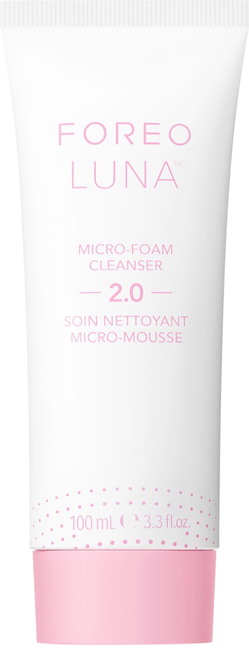 Een witte en roze tube van Foreo Luna Micro-Foam Cleanser met productinformatie.