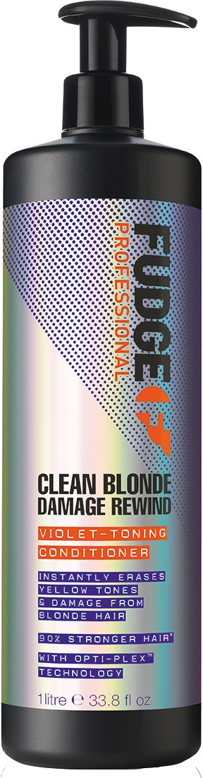 Een zwarte fles met pomp bevat paarse toning conditioner voor blond haar, merk KURASE plus. Het vermeldt schadeherstel.