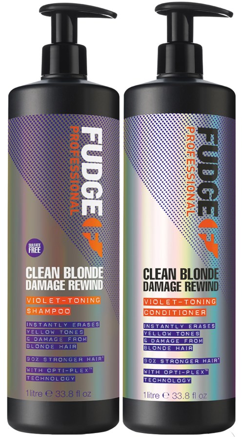 Twee zwarte flessen haarverzorgingsproducten, gelabeld 'Fudge Professional', met paarse, witte en oranje details, voor blond haar.