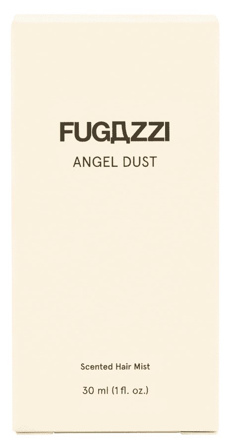 En vit box med svart text: 'FUGAZZI ANGEL DUST,' samt mindre text om doftande hårmist, 30 ml.