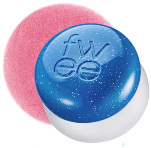 Een blauwe en witte tablet met "fvv e" erop, naast een roze tablet. De blauwe tablet is stippenachtig als de nachtelijke hemel.