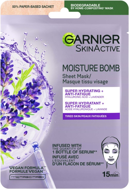Een sheetmasker met lavendelbloemen, waterdruppels en een persoon die masker aanbrengt. Tekst beschrijft ingrediënten en instructies.