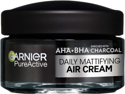 Pot Garnier PureActive luchcrème met houtskool, dagelijks matte, bevat AHA+BHA. Zwarte deksel en label.
