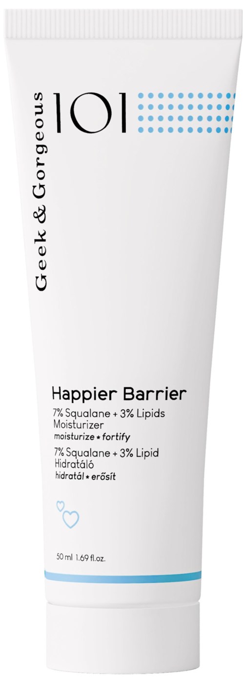 Een witte tube met vochtinbrengende crème met zwarte en blauwe tekst, 'Happier Barrier'.