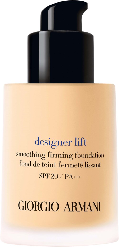 En beige foundationflaska med svart pump märkt 'designer lift' av Giorgio Armani. Den ger slätande och fasthetshöjande egenskaper.