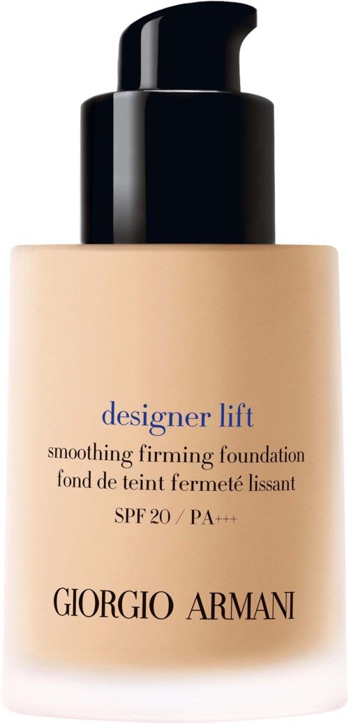 En beige foundationflaska med svart pump och blå text, märkt 'designer lift' av Giorgio Armani.