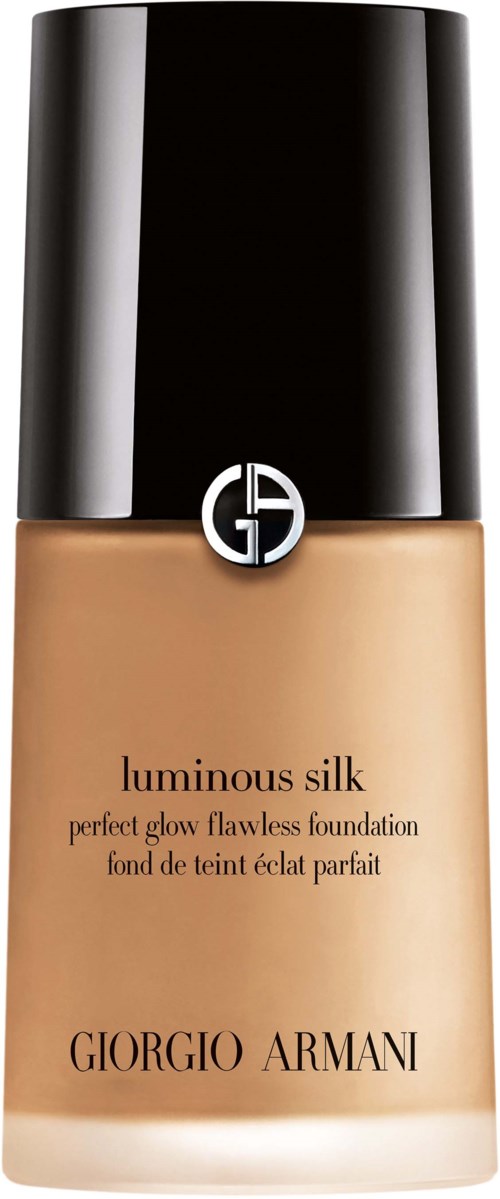 En foundationflaska med svart lock, beige vätska inuti, och Giorgio Armani-logga på.